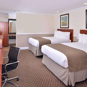 Deluxe Queen Room Two Queen Beds Balcony Non-Smoking